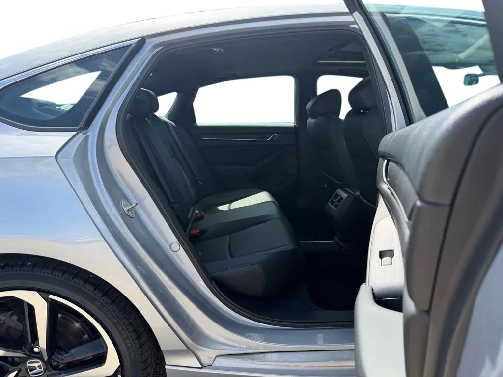 Used 2018 Honda Accord Sport image 29