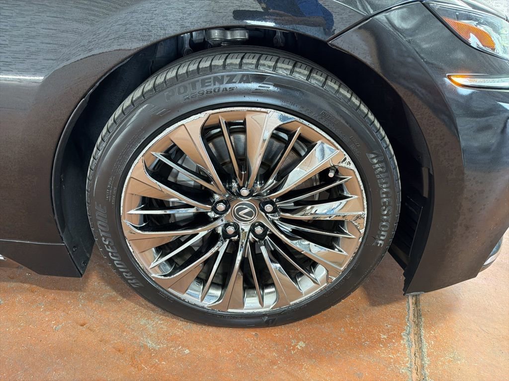 Used 2020 Lexus LS 500 w/ Accessory Package (Z2) image 10