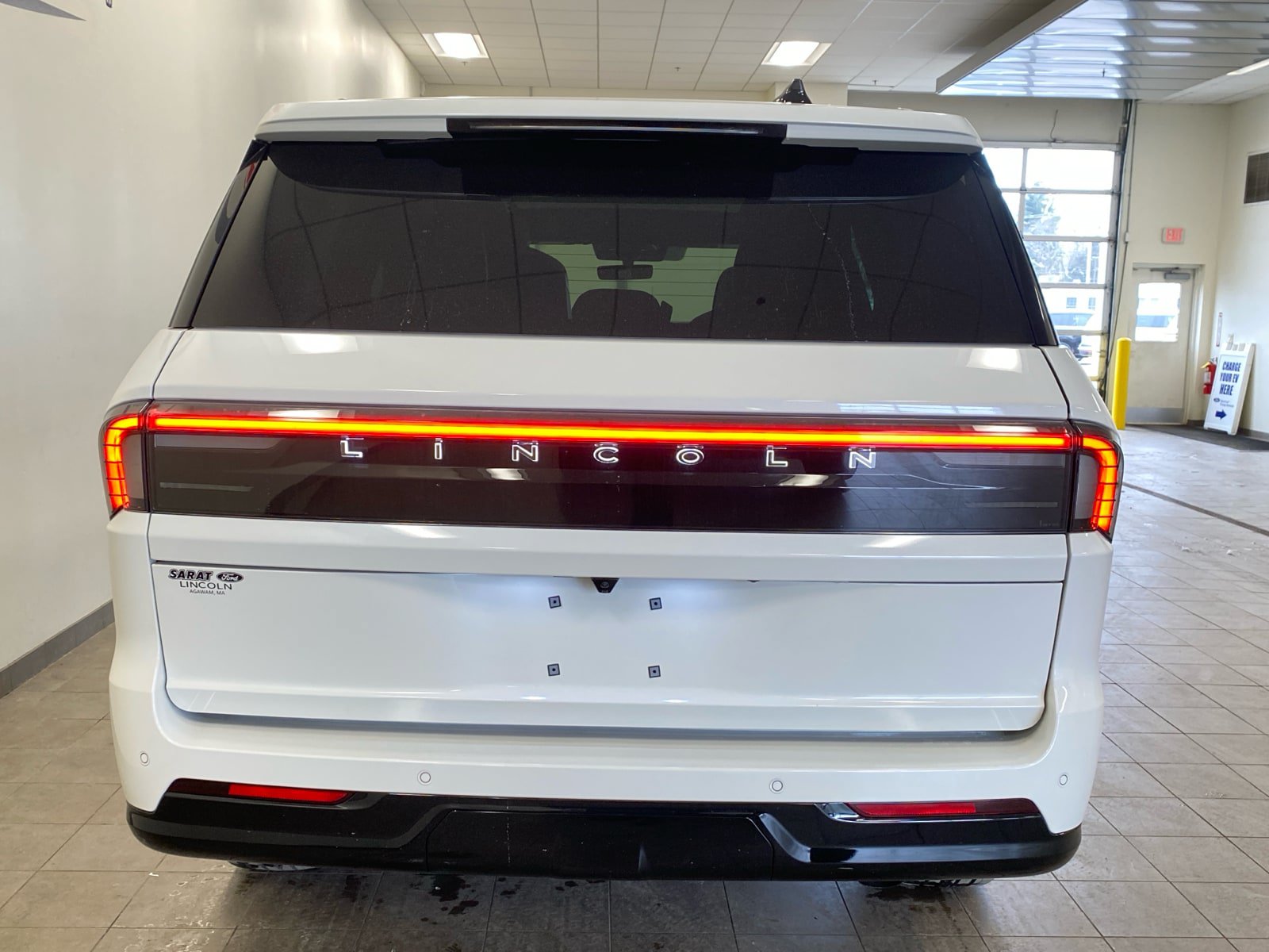 New 2026 Lincoln Navigator Reserve AWD/4WD image 6