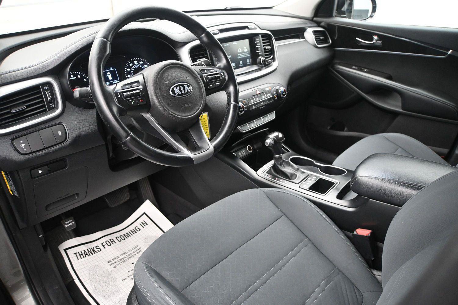 Used 2017 Kia Sorento AWD w/ LX Convenience Package image 2