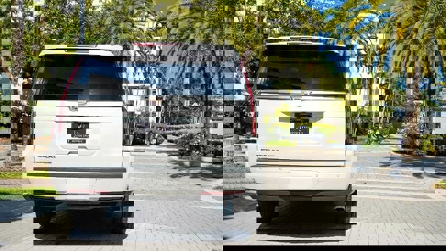 Used 2019 Cadillac Escalade ESV Premium Luxury image 23