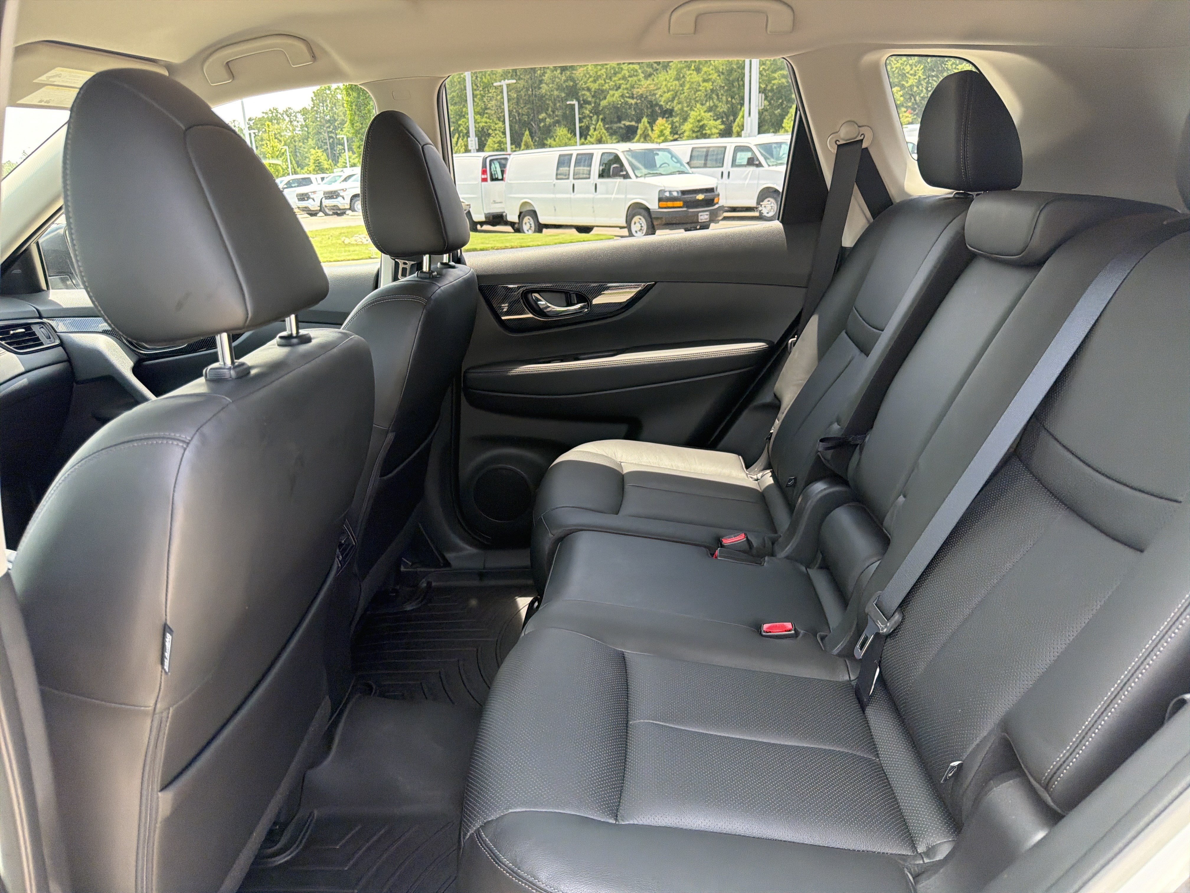 Used 2017 Nissan Rogue SL AWD/4WD image 30