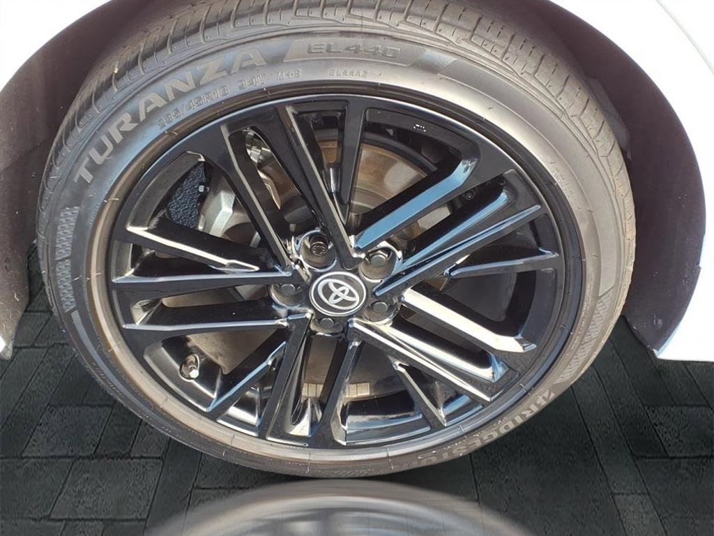 Used 2025 Toyota Camry SE w/ Convenience Package image 10