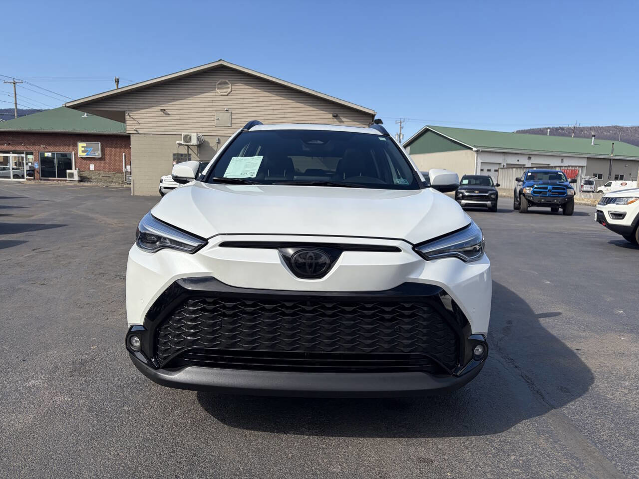 Used 2024 Toyota Corolla Cross AWD Hybrid w/ Convenience Package image 3