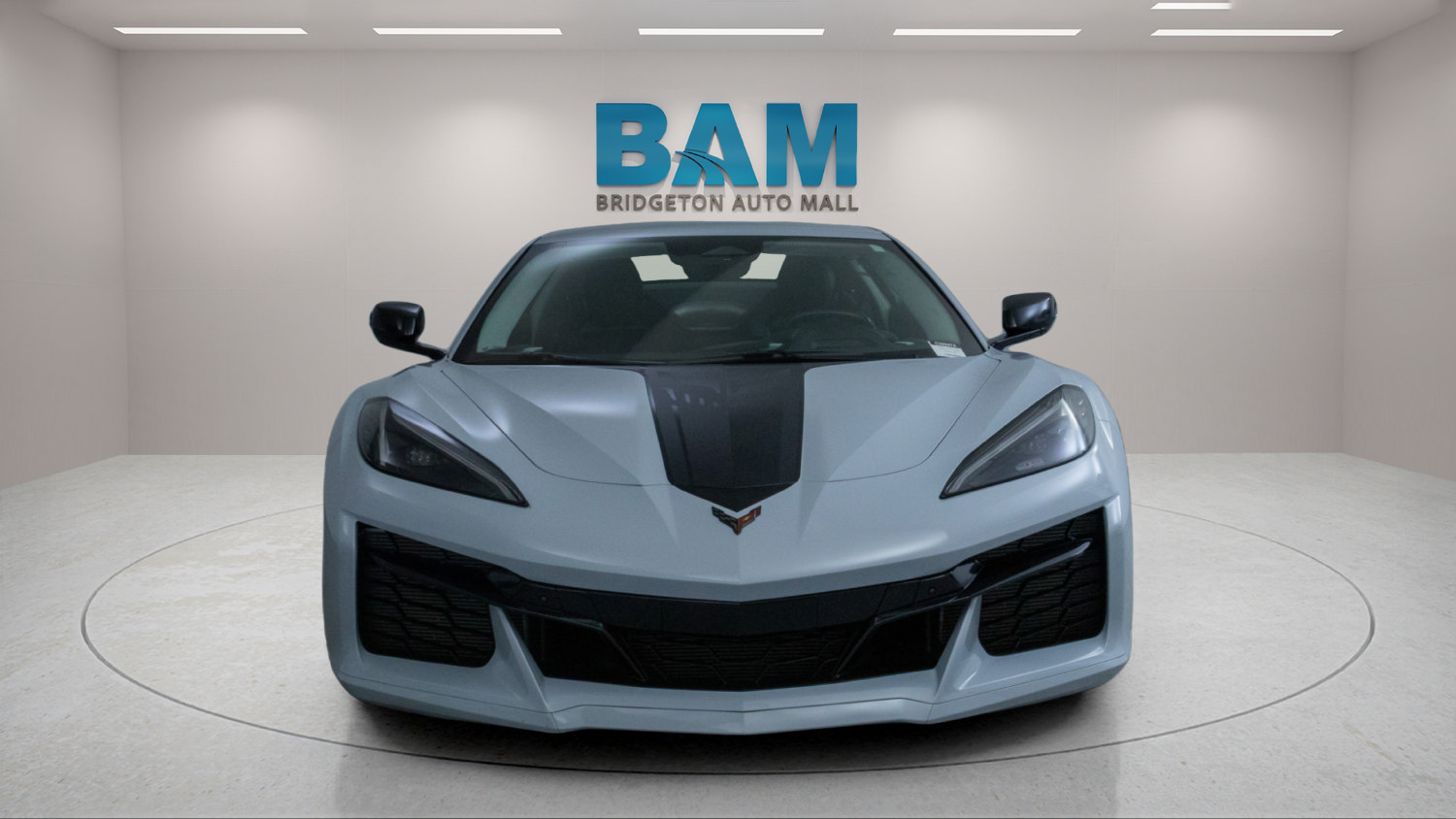 Used 2024 Chevrolet Corvette Z06 RWD image 2
