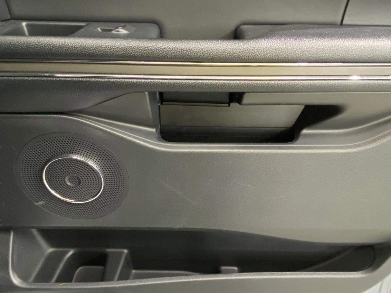 Used 2023 Ford Expedition Max XLT image 15