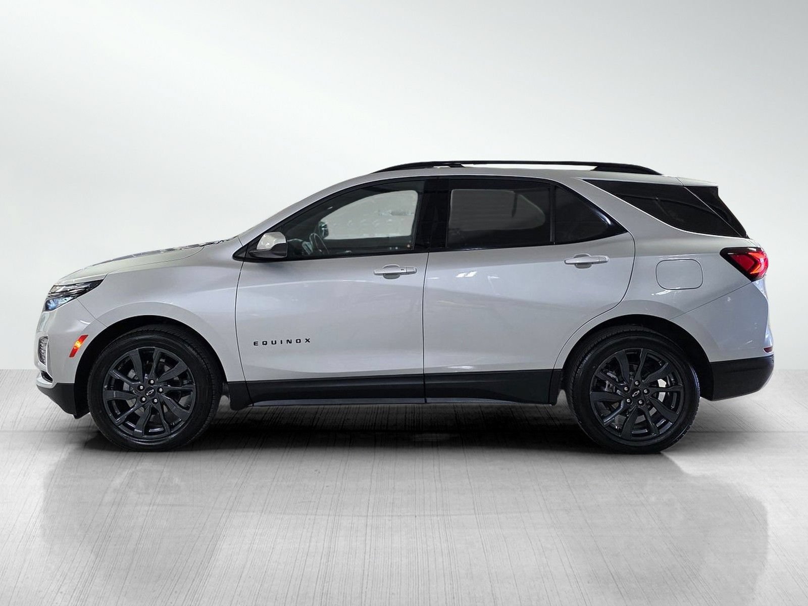 Used 2022 Chevrolet Equinox RS FWD image 4