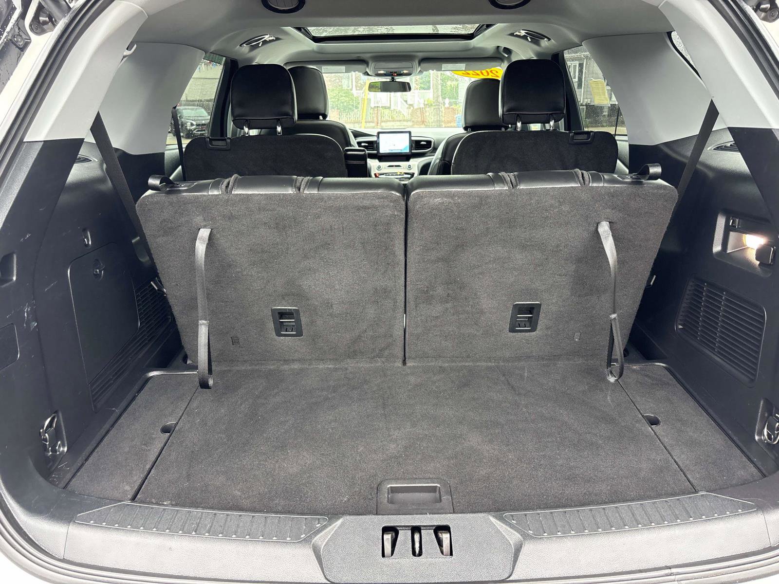 Used 2022 Ford Explorer XLT w/ Equipment Group 202A image 18