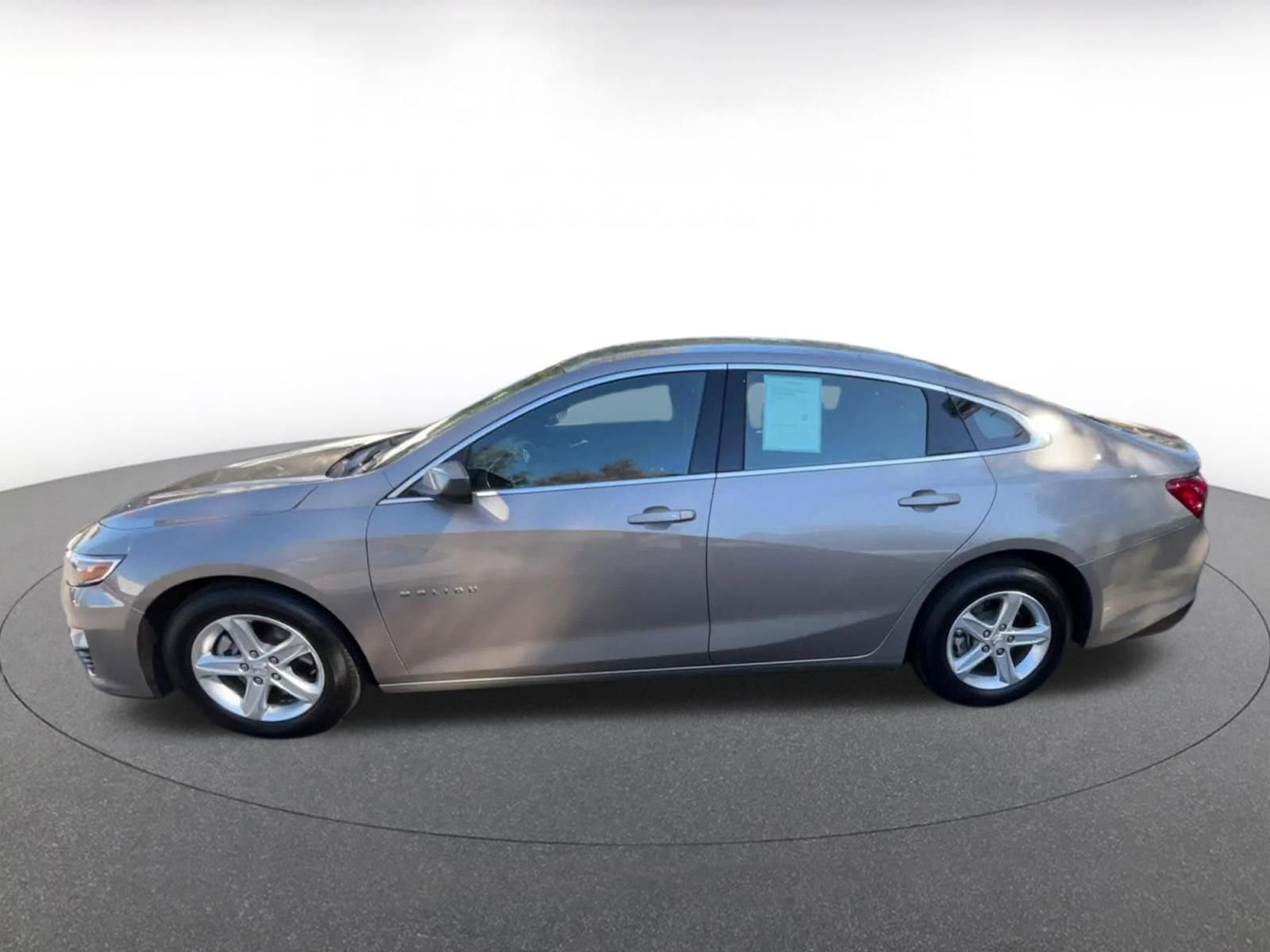 Used 2024 Chevrolet Malibu LT image 9