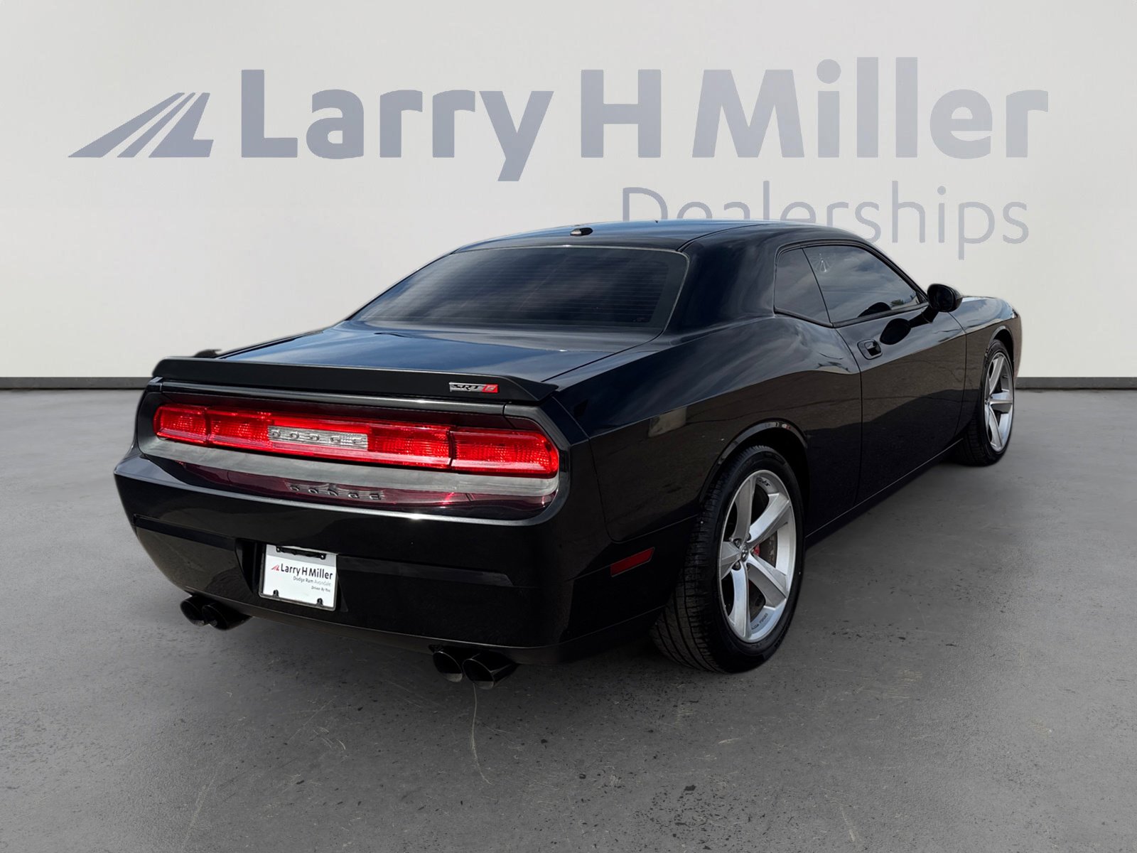 Used 2009 Dodge Challenger SRT8 w/ SRT Option Group II image 5