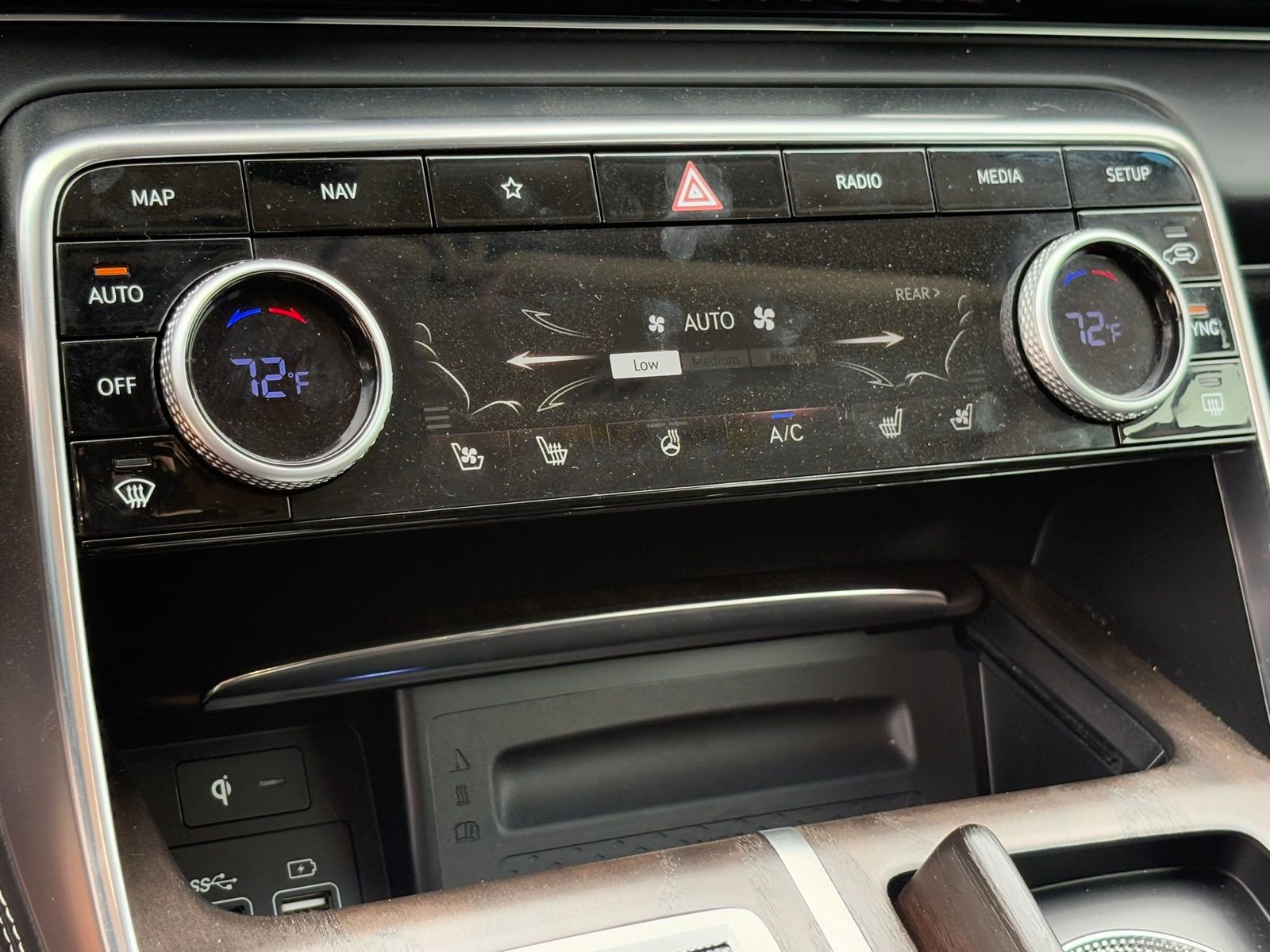 Used 2023 Genesis GV80 2.5T w/ Prestige 20" Package image 29