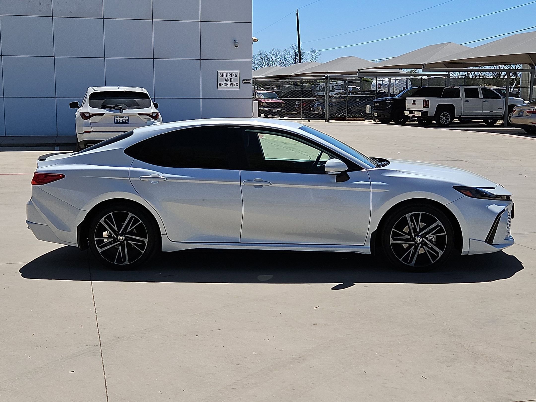 Used 2025 Toyota Camry XSE FWD image 2