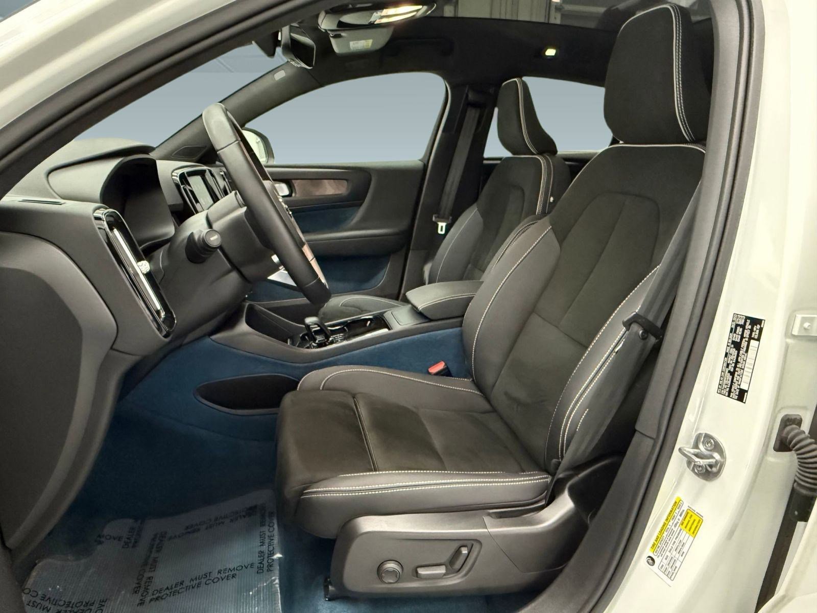 Used 2023 Volvo C40 P8 Recharge Ultimate image 5