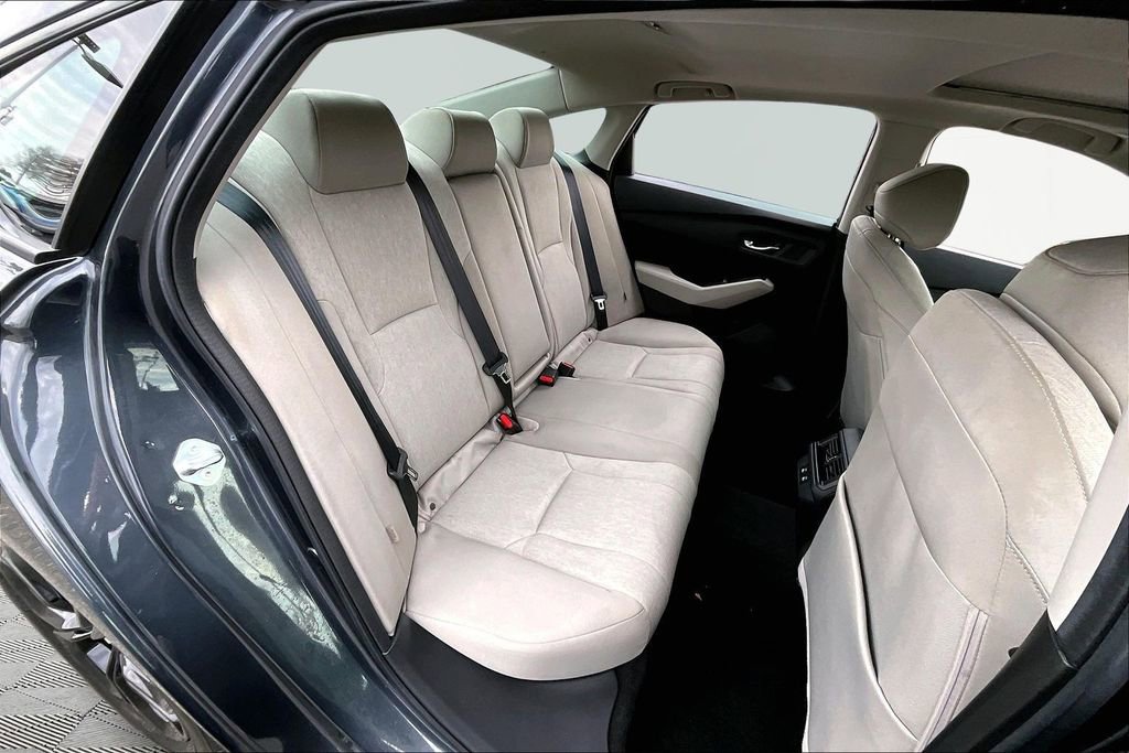 Used 2025 Honda Accord SE image 19
