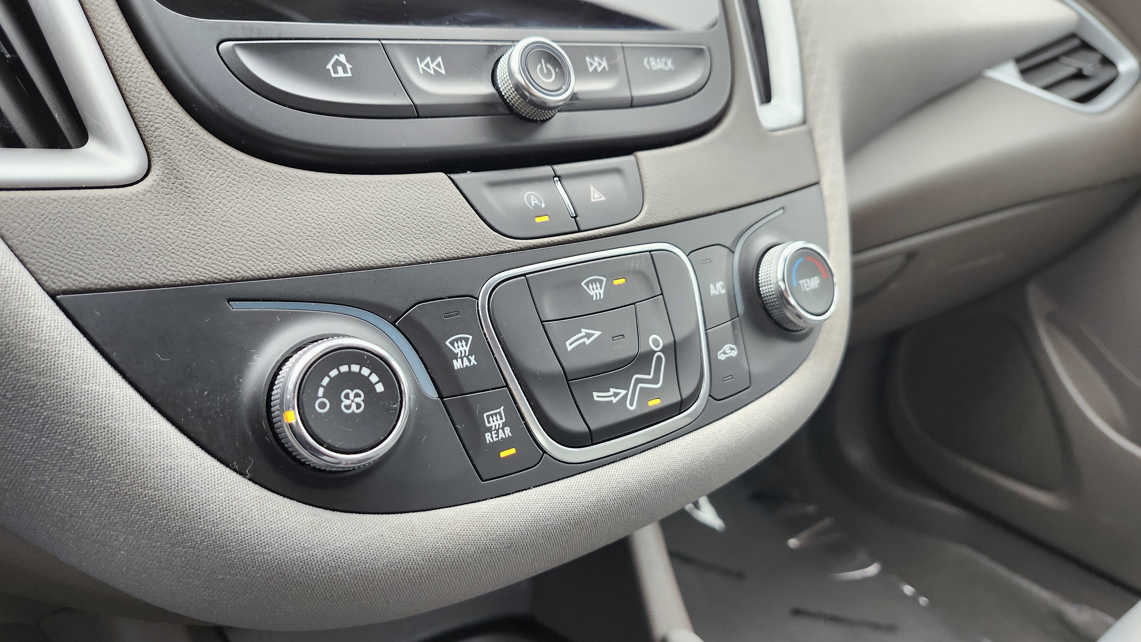 Used 2023 Chevrolet Malibu LS image 30