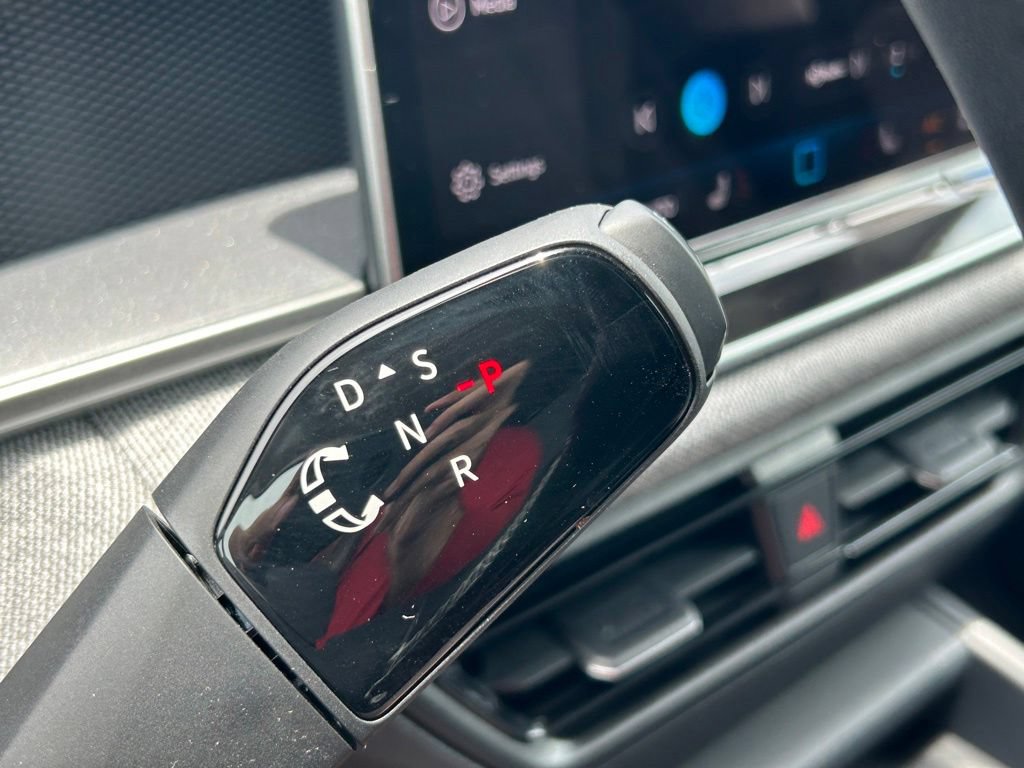 Certified 2025 Volkswagen Tiguan S FWD image 37