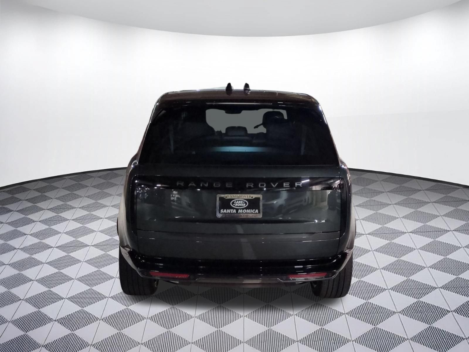 New 2026 Land Rover Range Rover Long Wheelbase SE AWD/4WD image 4