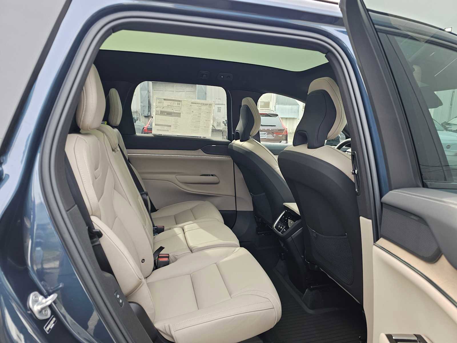 New 2026 Volvo EX90 Ultra image 14