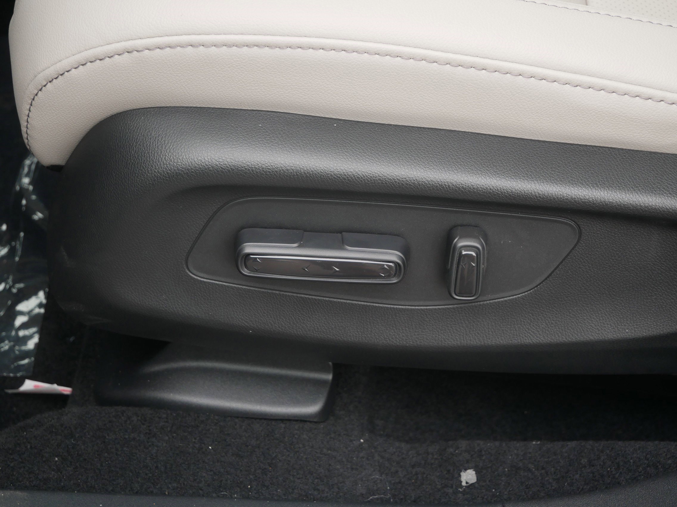 New 2026 Honda HR-V EX-L image 17