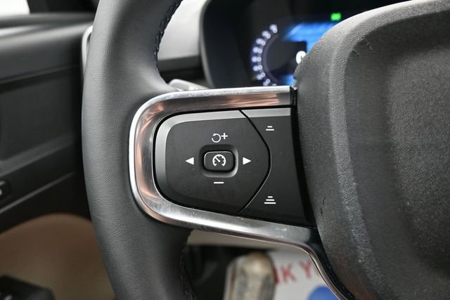 Used 2023 Volvo XC40 B5 Plus w/ Protection Package Premier AWD/4WD image 25