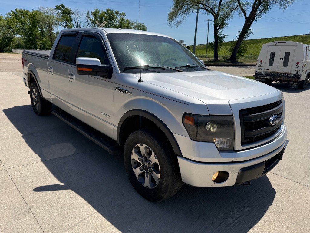 Used 2014 Ford F150 FX4 w/ Equipment Group 402A Luxury AWD/4WD image 3