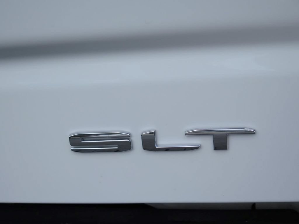 Used 2025 GMC Sierra 1500 SLT w/ SLT Premium Plus Package AWD/4WD image 4