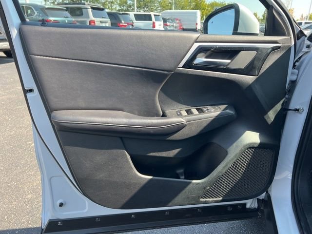Used 2024 Mitsubishi Outlander SE image 25