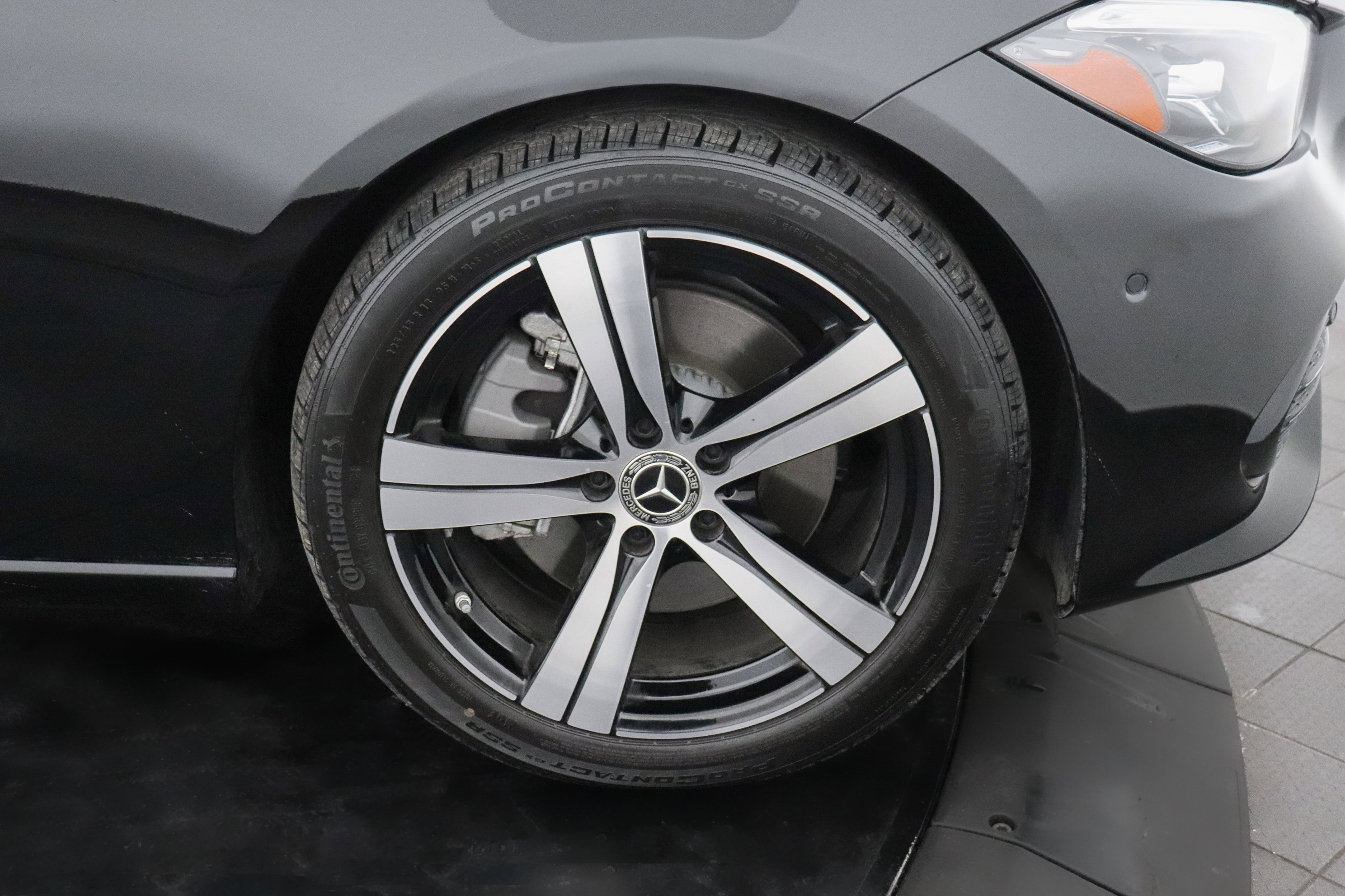 Used 2025 Mercedes-Benz C 300 4MATIC Sedan image 9