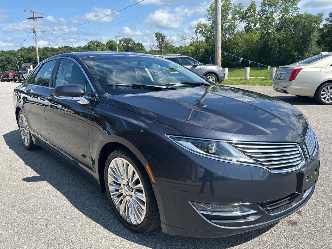 Used 2014 Lincoln MKZ AWD image 3