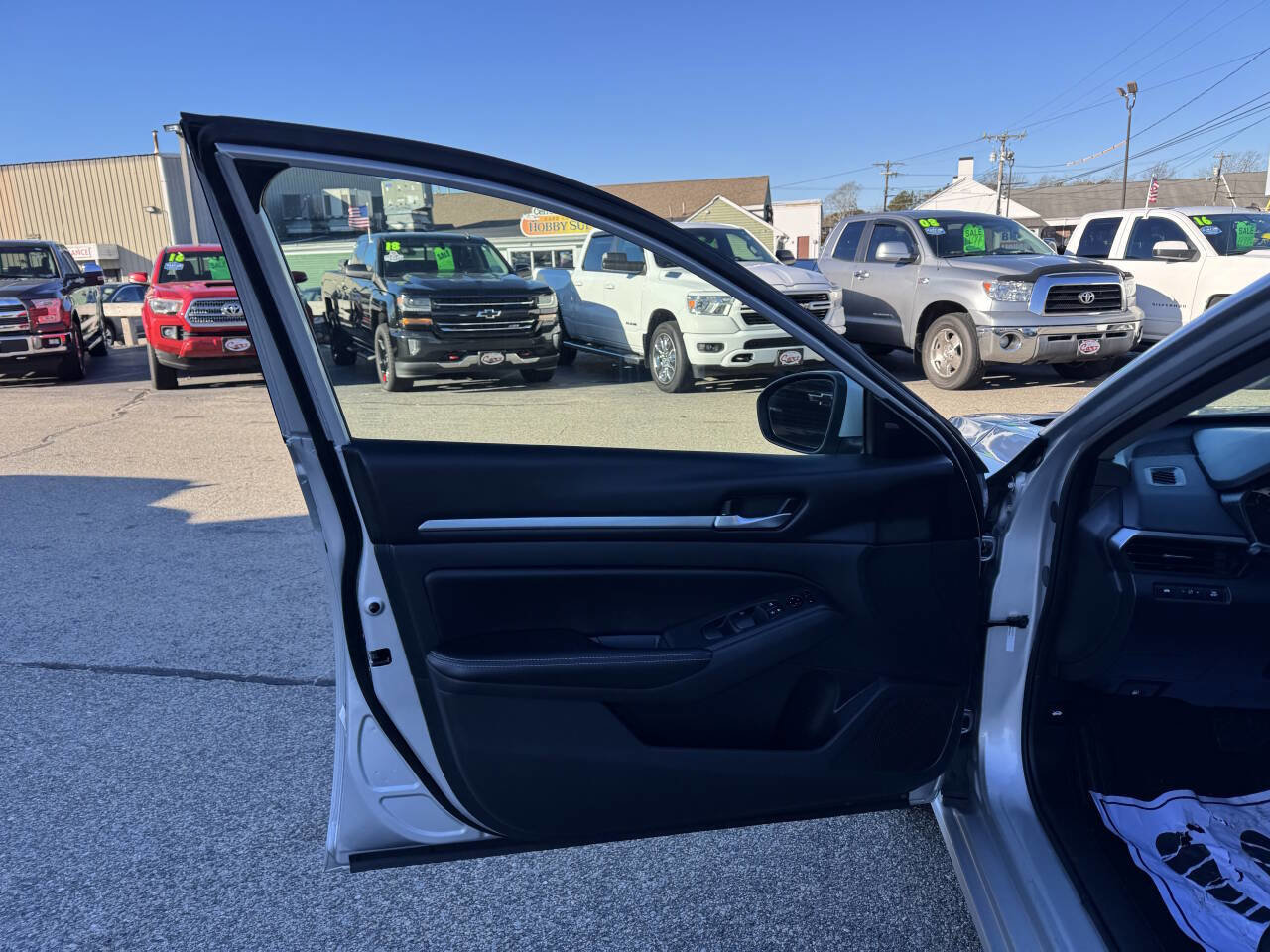 Used 2022 Nissan Altima 2.5 SV image 16