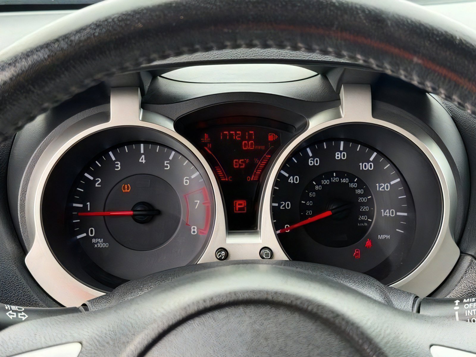 Used 2011 Nissan Juke SV FWD image 23