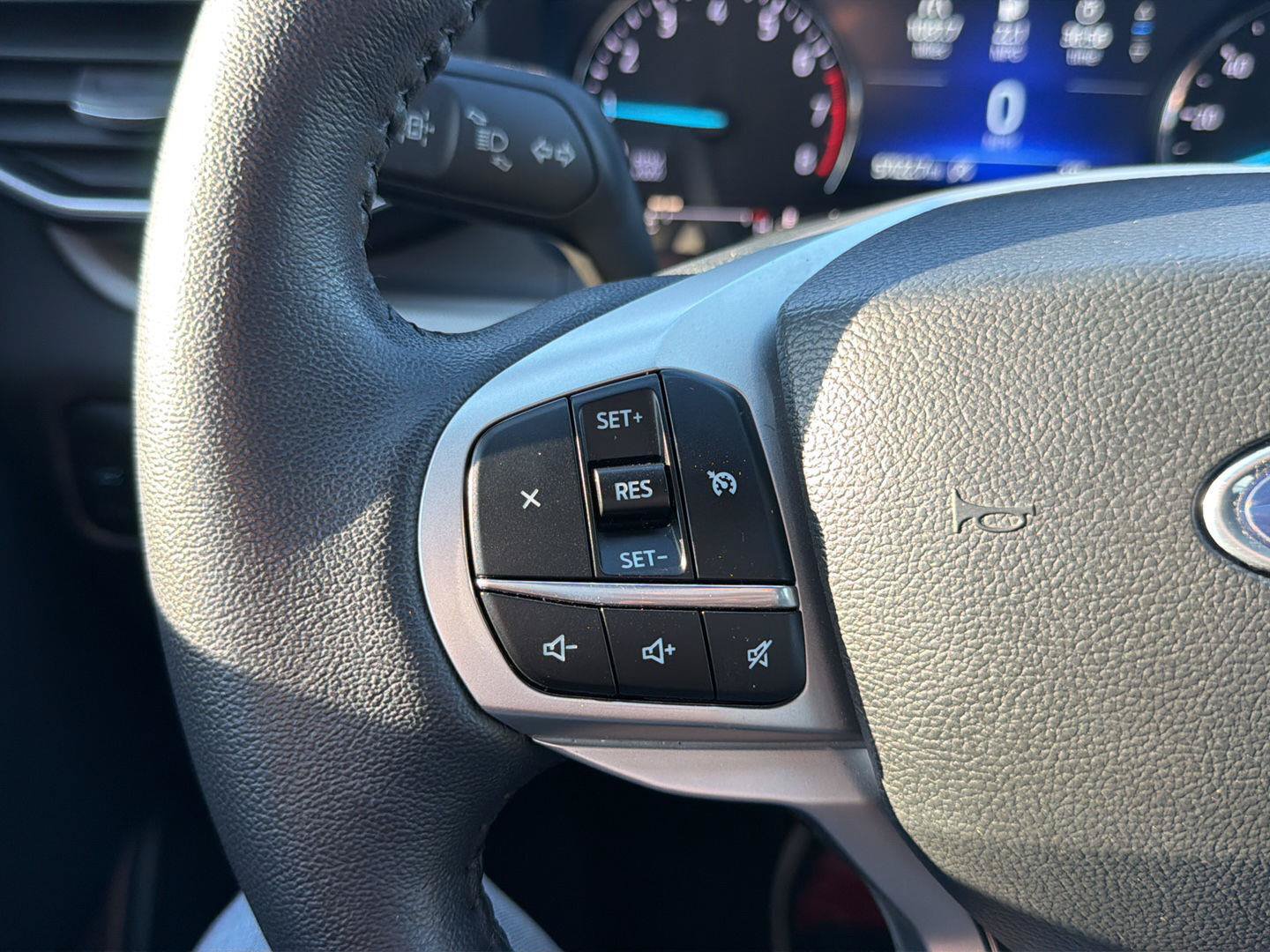 Used 2023 Ford Explorer XLT RWD image 28