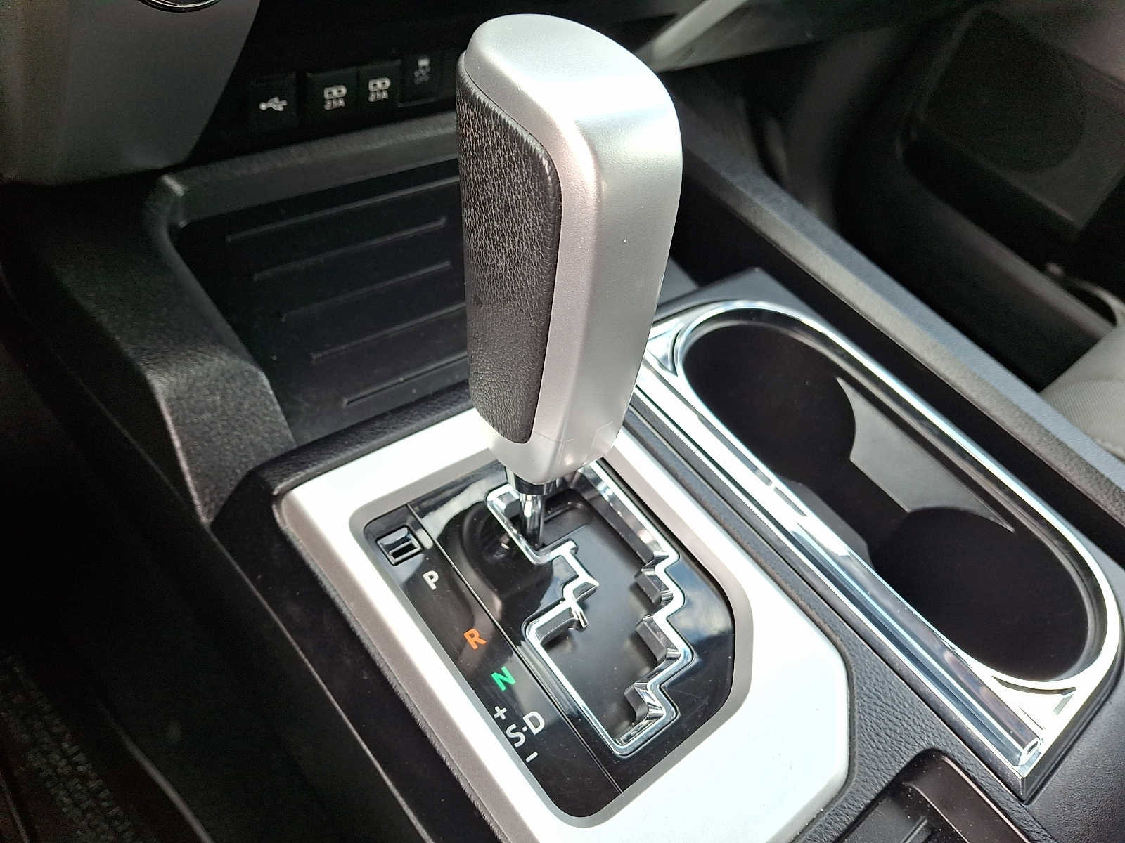 Used 2021 Toyota Tundra SR5 w/ SX Package image 12