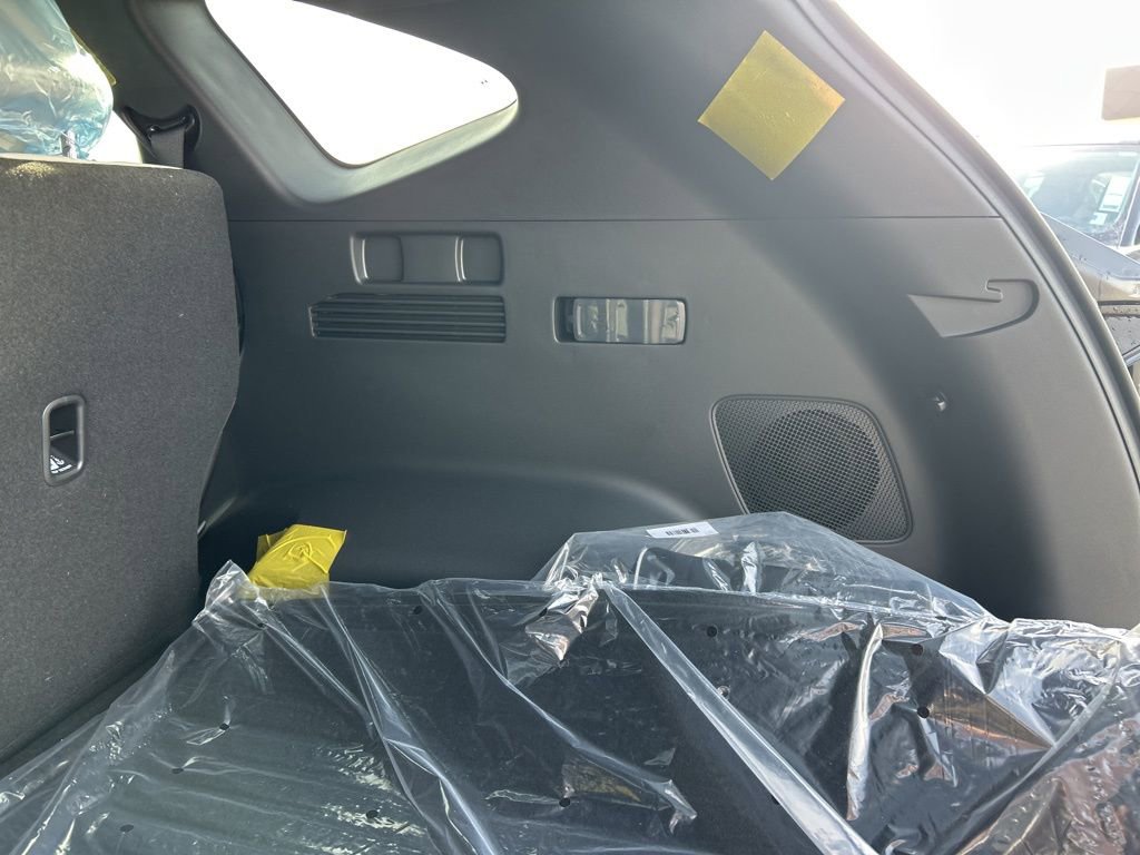 New 2026 Hyundai Tucson Limited image 32