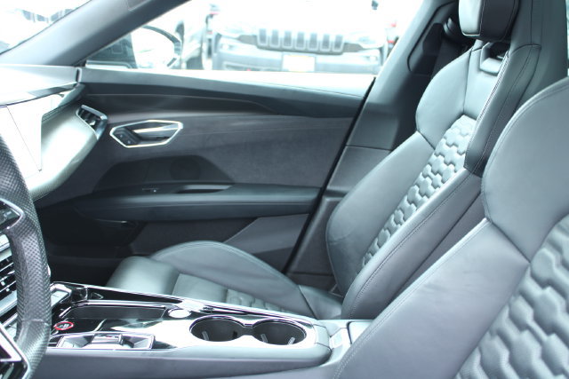 Used 2023 Audi e-tron GT Premium Plus w/ Performance Package AWD/4WD image 34