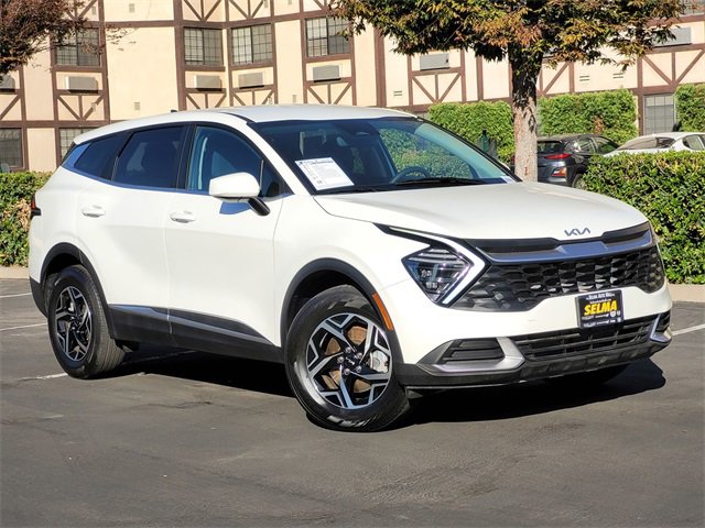 Used 2024 Kia Sportage LX image 2