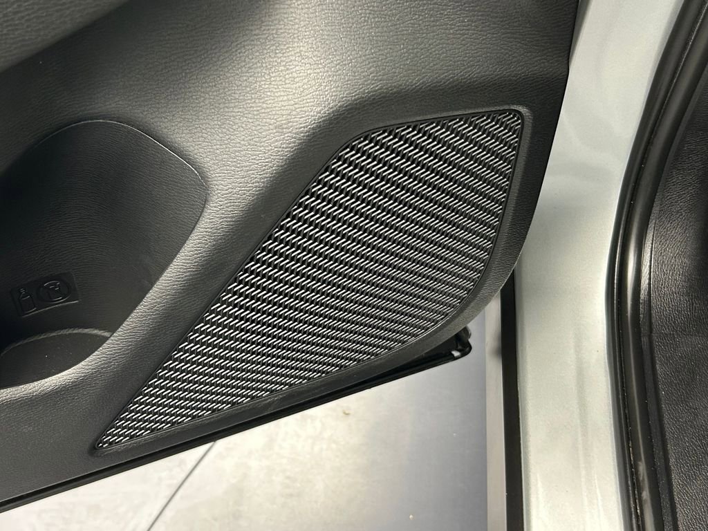 New 2025 Mitsubishi Outlander SEL image 12