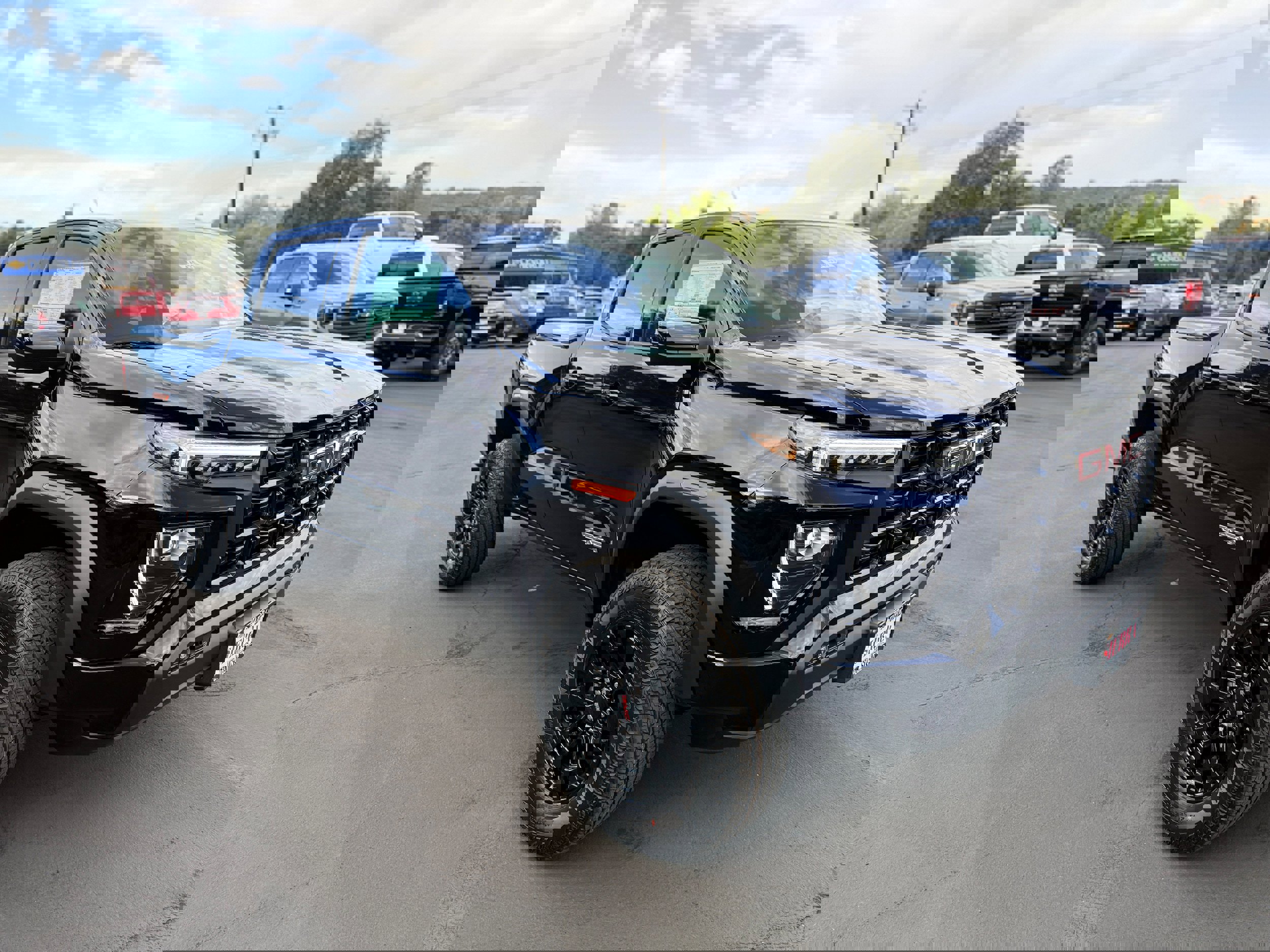 New 2026 GMC Canyon Elevation w/ Convenience Package image 3