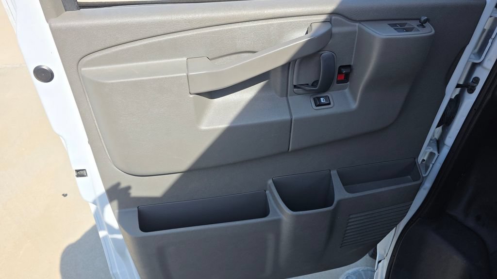 Used 2024 Chevrolet Express 2500 w/ Driver Convenience Package RWD image 18