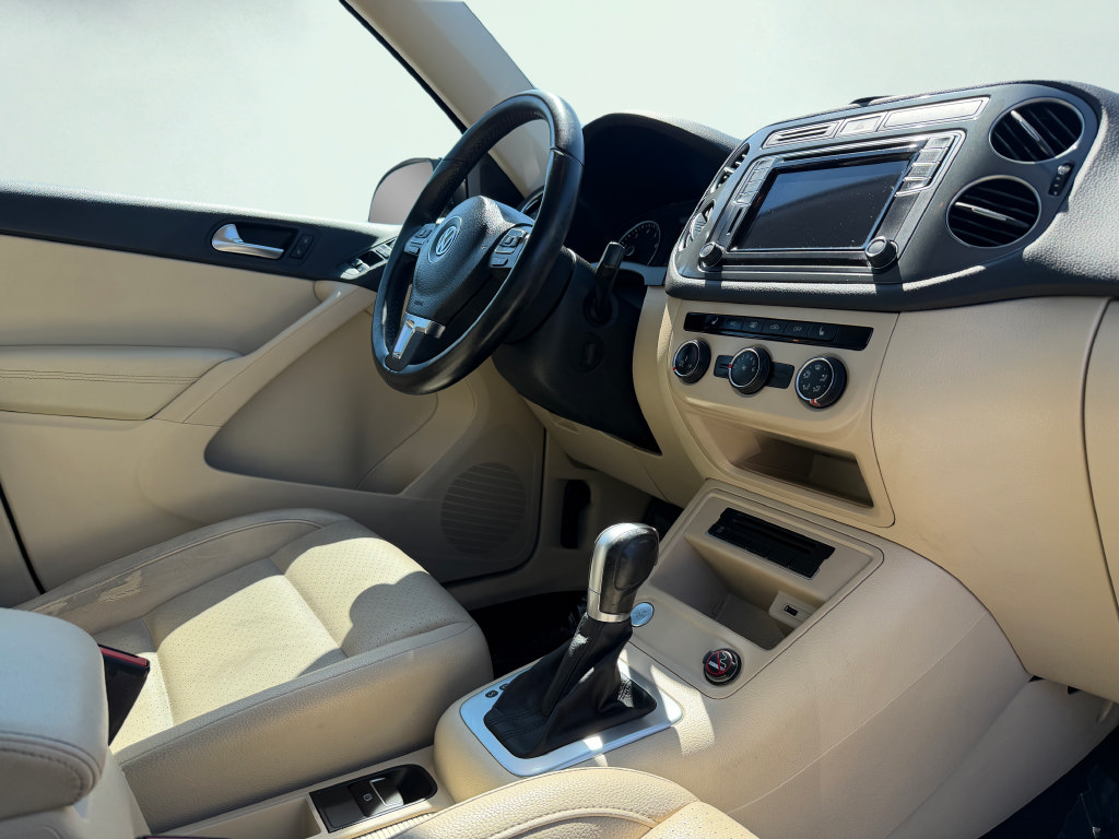 Used 2017 Volkswagen Tiguan Wolfsburg Edition FWD image 39