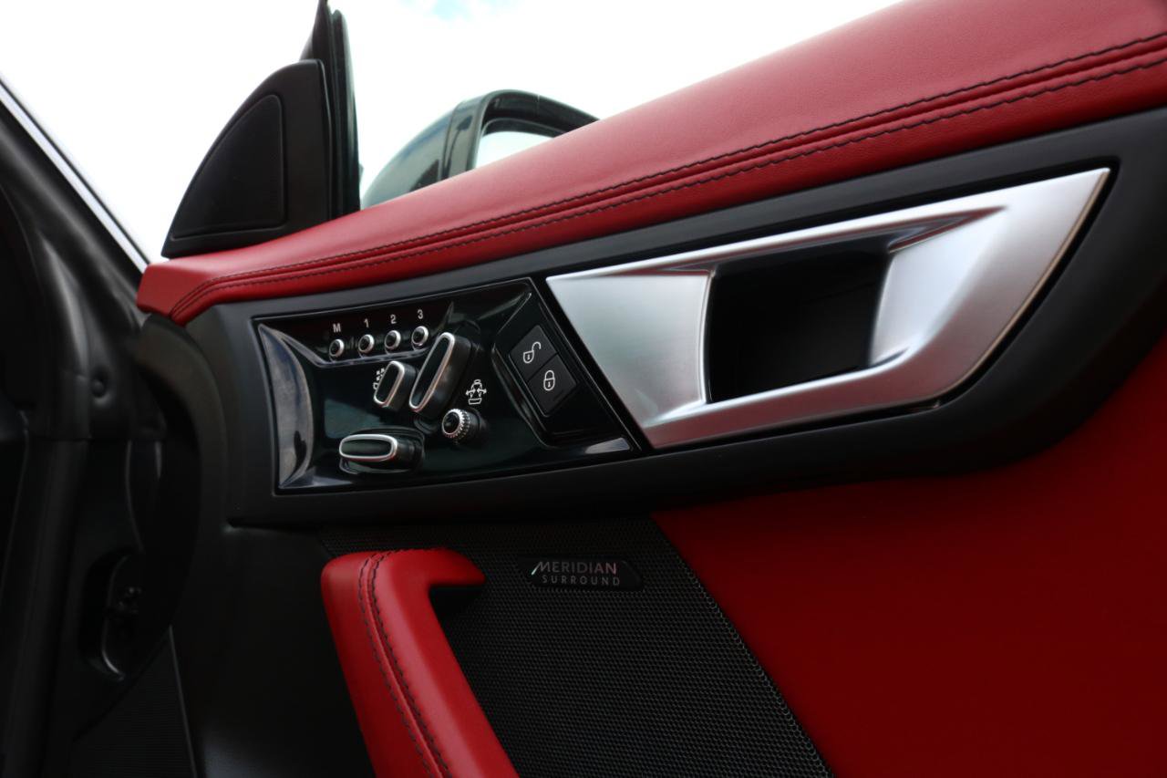 Used 2016 Jaguar F-TYPE S image 51