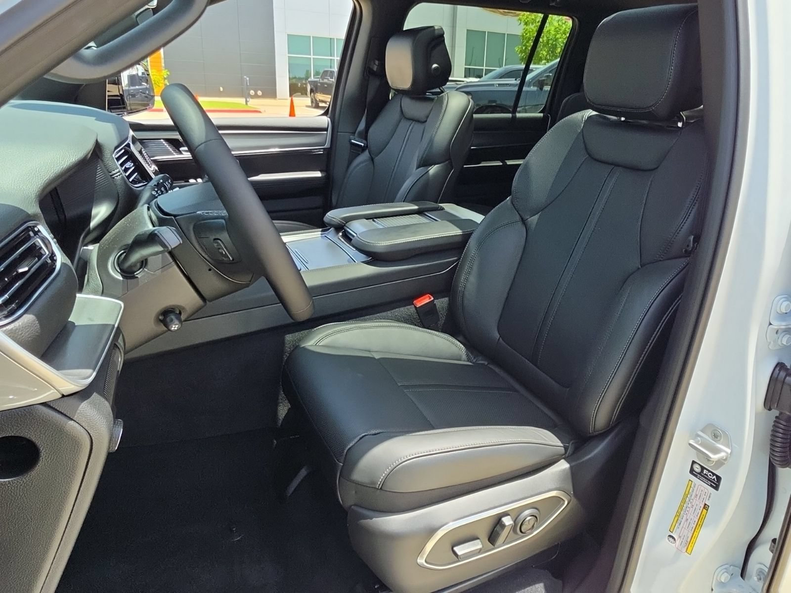 New 2026 Jeep Grand Wagoneer 4WD w/ Premium Group I image 15