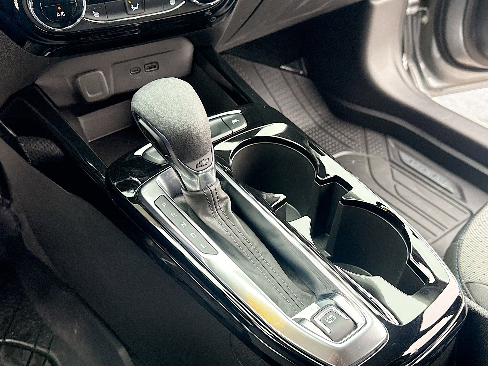 Used 2024 Chevrolet Trax LT w/ Driver Confidence Package image 12