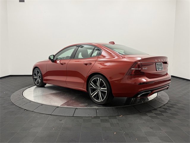Used 2019 Volvo S60 T5 R-Design image 5