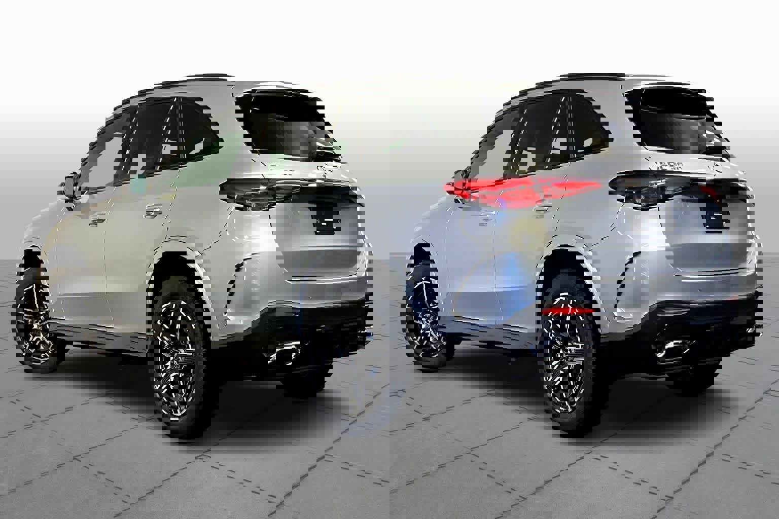 New 2026 Mercedes-Benz GLC 300 4MATIC image 3