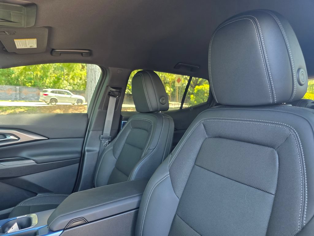 Certified 2024 Chevrolet Equinox EV LT FWD image 13