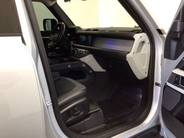 Used 2020 Land Rover Defender 110 SE AWD/4WD image 12
