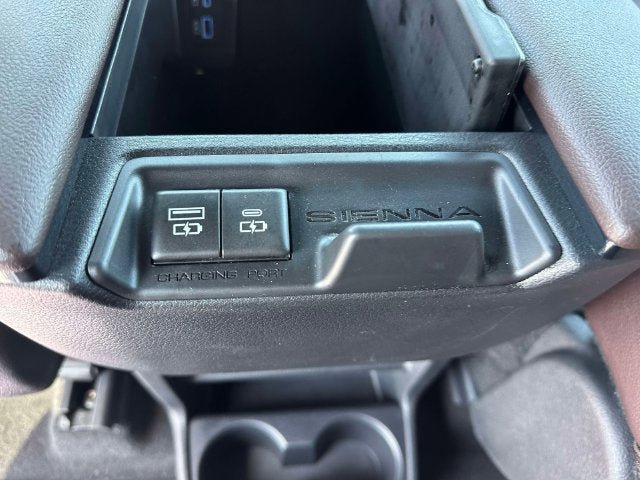 Used 2023 Toyota Sienna Platinum AWD/4WD image 25