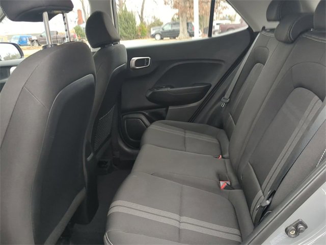 Used 2022 Hyundai Venue SEL image 13