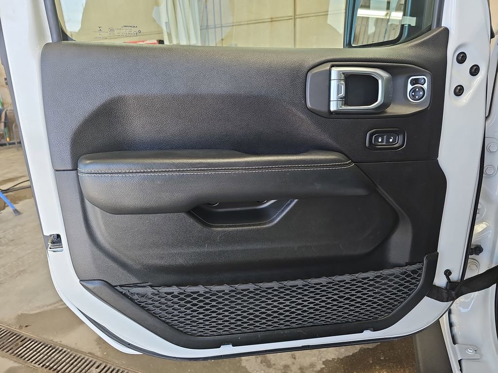 Used 2019 Jeep Wrangler Unlimited Sahara w/ Quick Order Package 24M Moab image 27